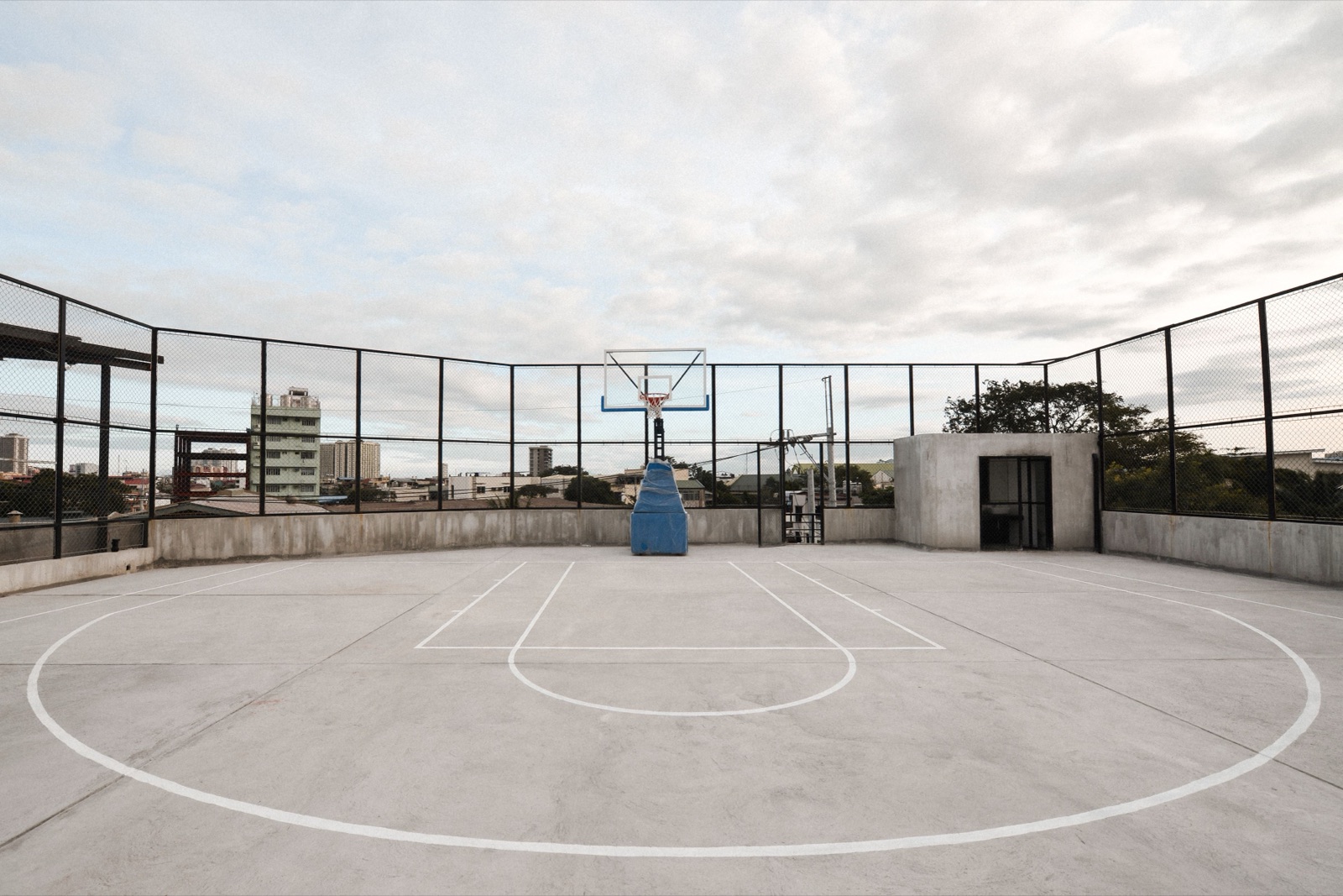 Court centre view