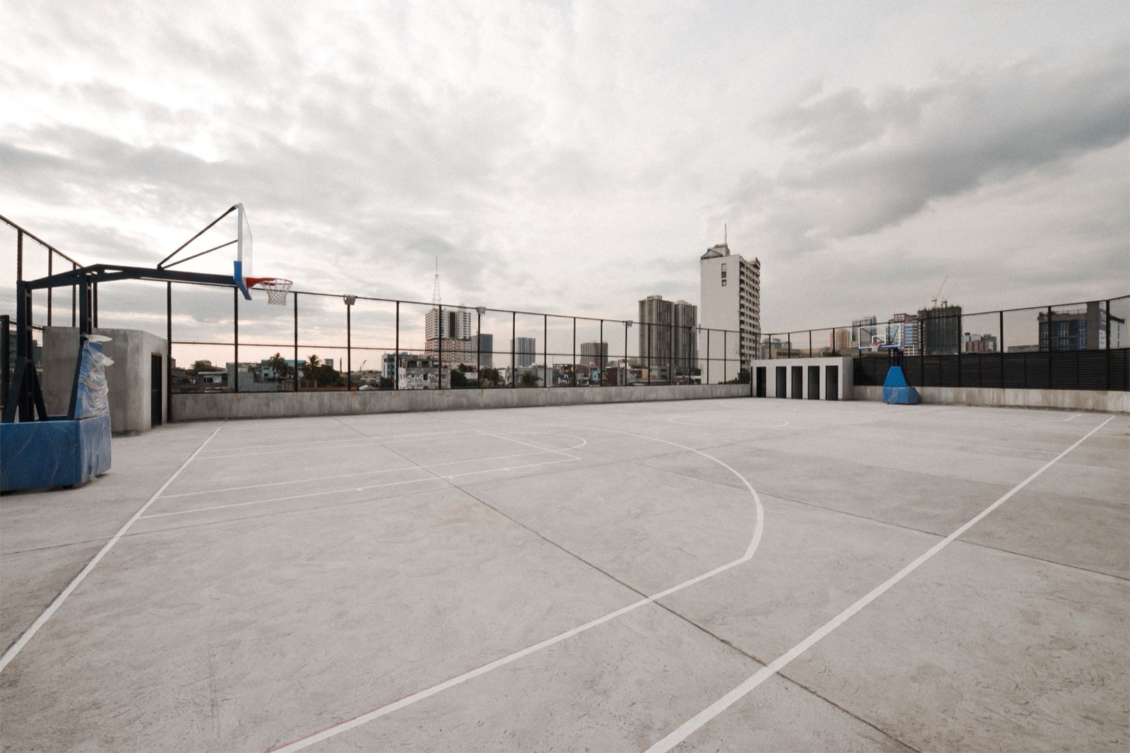 Casa Marconi Basketball Court rooftop